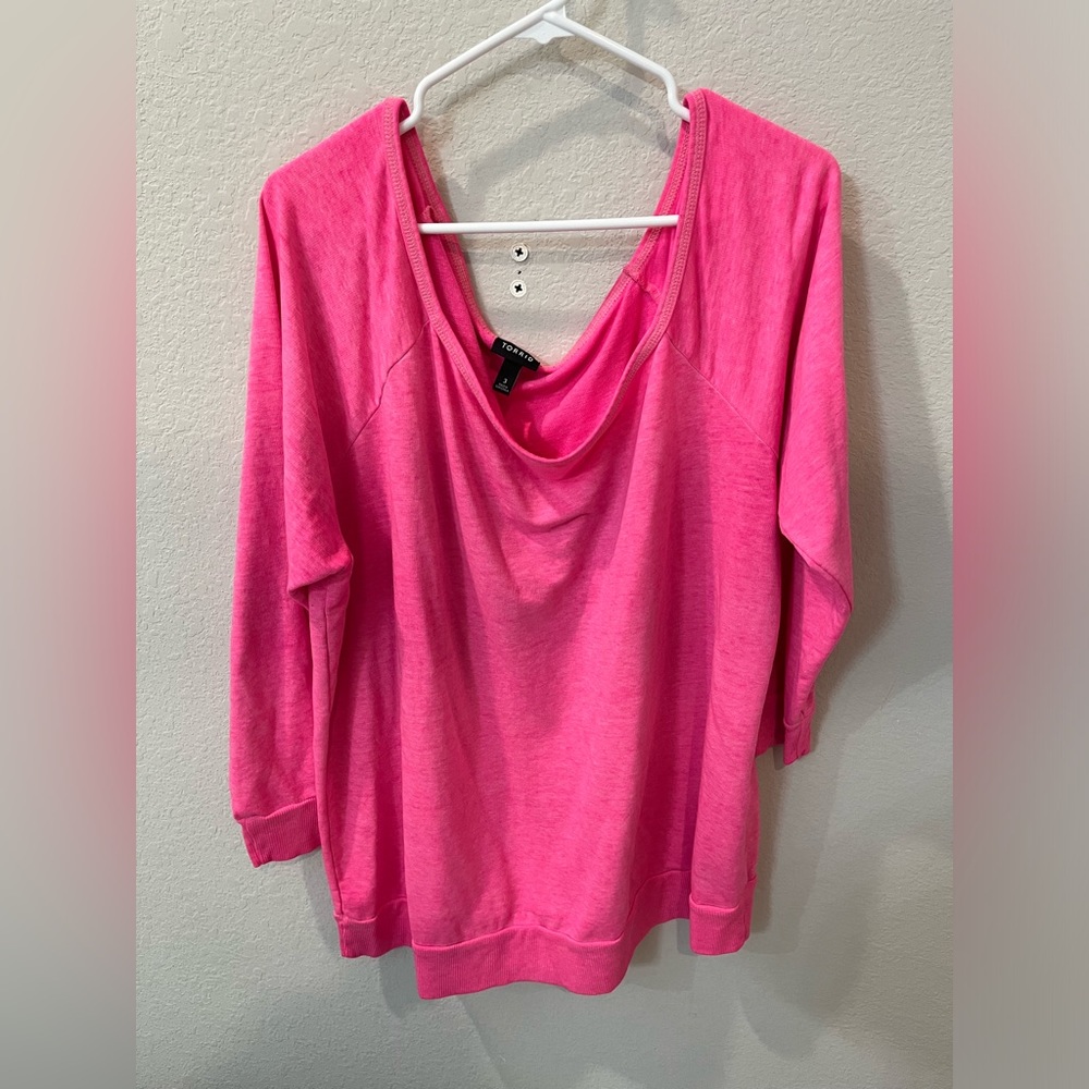 Hot pink Torrid off shoulder lightweight sweatshirt sz 3